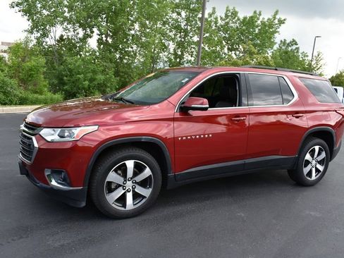 Used 2020 Chevrolet Traverse LT w/ LT Premium Package AWD/4WD image 7