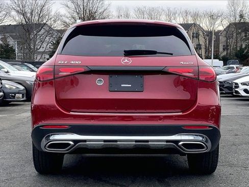 Used 2025 Mercedes-Benz GLC 300 4MATIC image 3