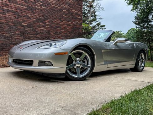 Used 2006 Chevrolet Corvette Convertible w/ Preferred Equipment Group RWD image 6