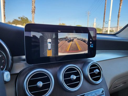 Used 2021 Mercedes-Benz GLC 300 image 24