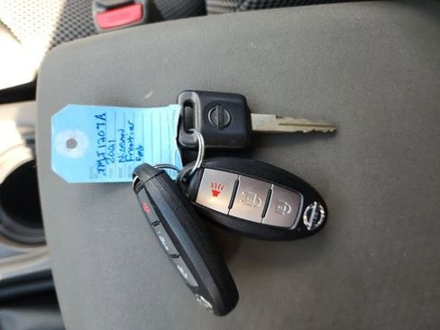 Used 2021 Nissan Frontier SV image 31