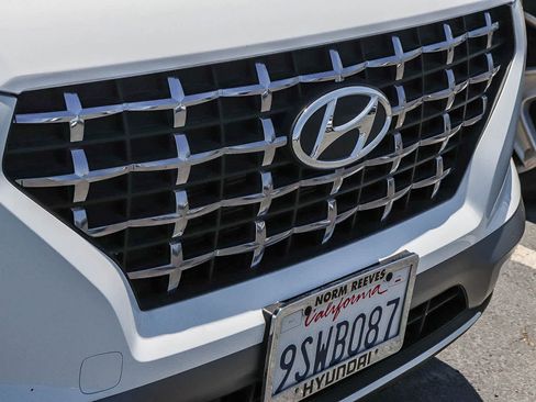 Used 2025 Hyundai Venue Limited FWD image 22