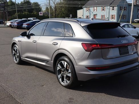 Used 2021 Audi e-tron Premium w/ Convenience Plus Package image 7