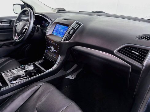 Used 2019 Ford Edge Titanium w/ Equipment Group 301A AWD/4WD image 32