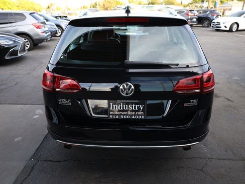 Used 2017 Volkswagen Golf S image 5