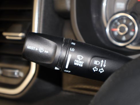 Used 2024 RAM 1500 Laramie image 25