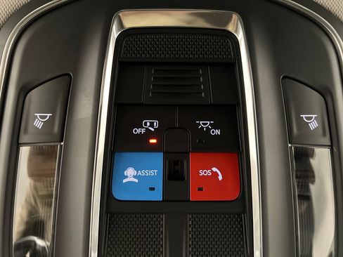 Used 2024 Jeep Grand Cherokee Laredo RWD image 67