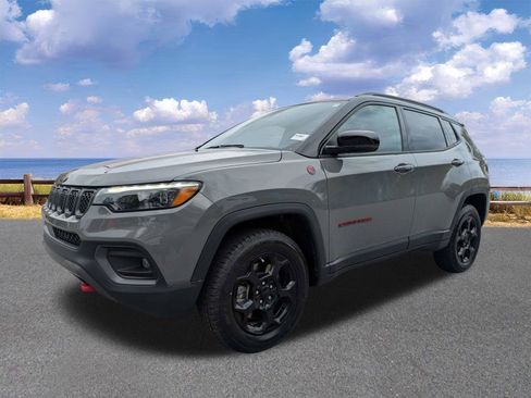 Used 2023 Jeep Compass Trailhawk w/ Trailhawk Elite Group image 4
