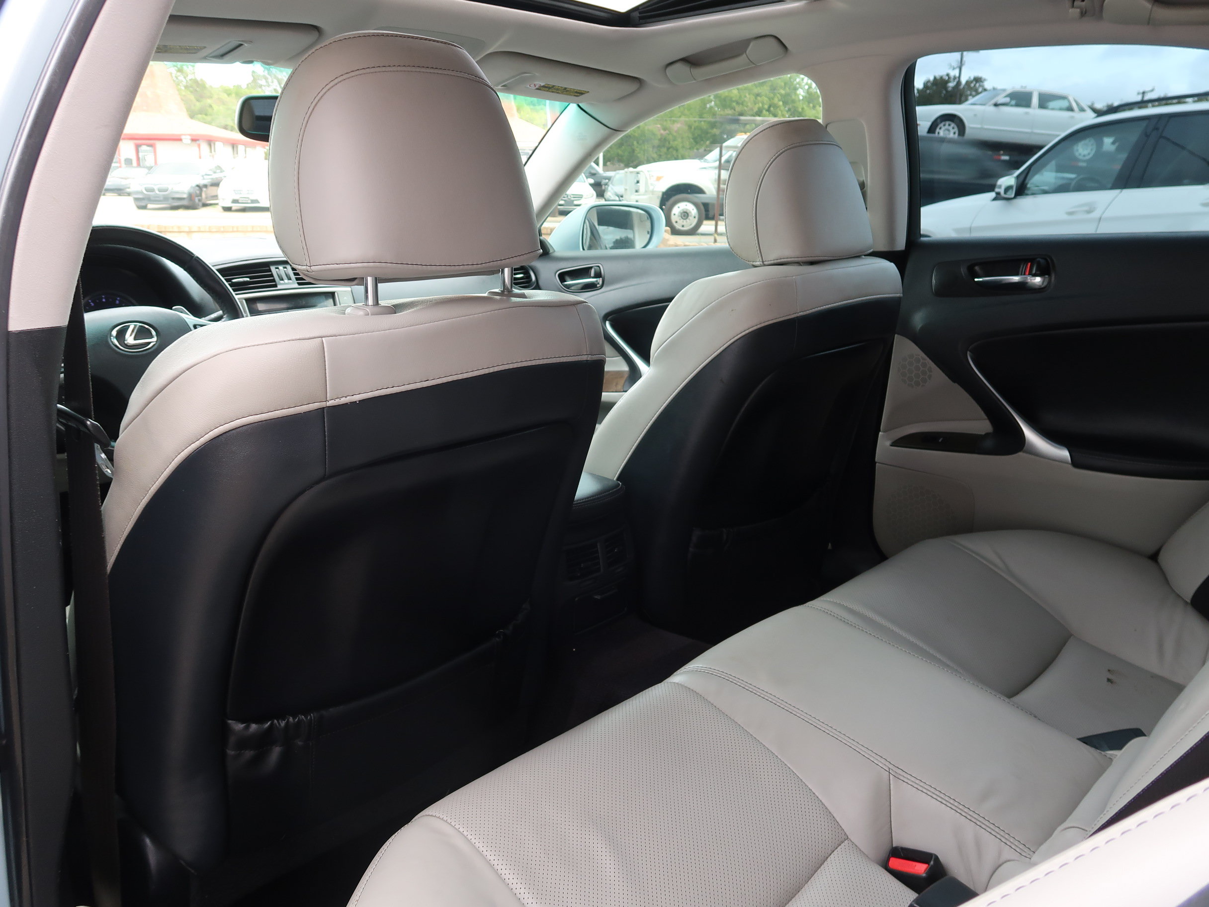 Used 2011 Lexus IS 250 w/ Premium Pkg Value Edition RWD image 29