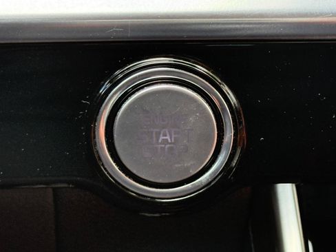 Used 2022 Kia Carnival SX Prestige w/ Paint Protection Package FWD image 33