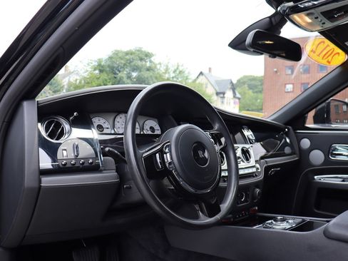 Used 2012 Rolls-Royce Ghost RWD image 14