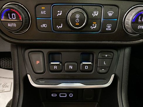 Used 2020 GMC Terrain SLT w/ Preferred Package FWD image 19