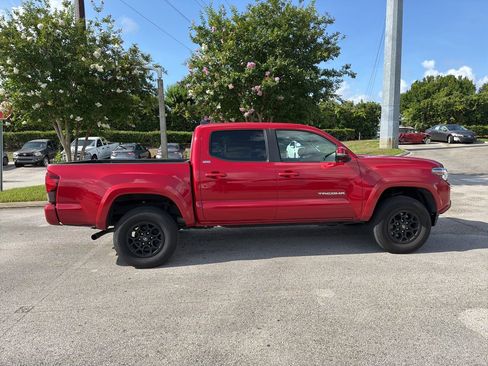 Used 2022 Toyota Tacoma SR5 w/ Technology Package RWD image 6