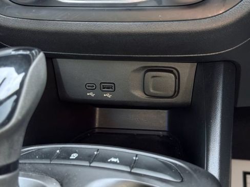 Used 2025 Buick Envista Preferred w/ Advanced Safety Package FWD image 34
