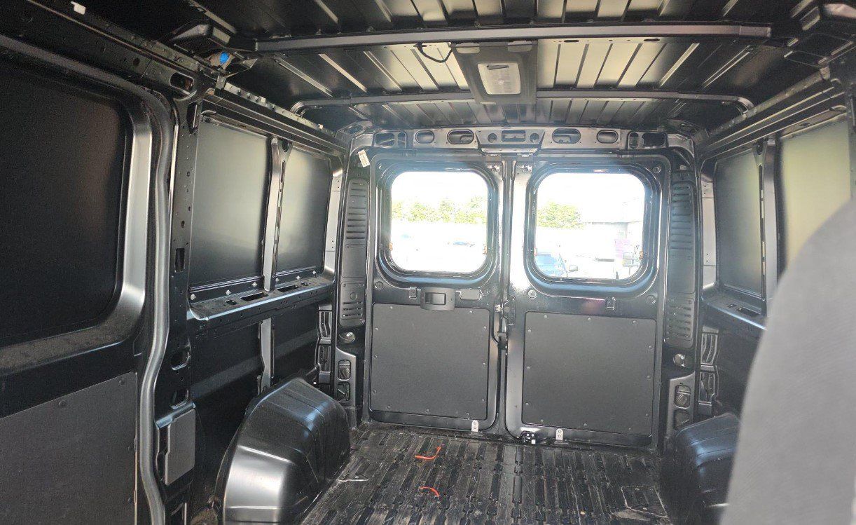 Used 2024 RAM ProMaster 2500 w/ Convenience Group FWD image 10