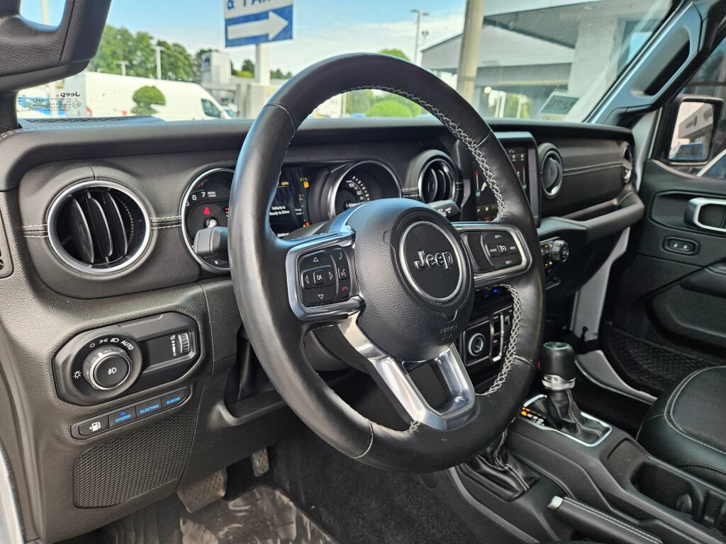 Used 2023 Jeep Wrangler Unlimited Sahara w/ Cold Weather Group AWD/4WD image 21