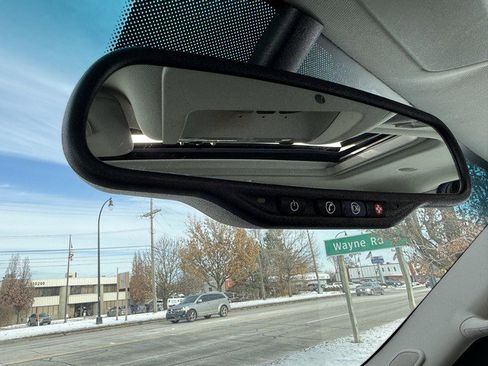 Used 2010 GMC Yukon Denali image 40