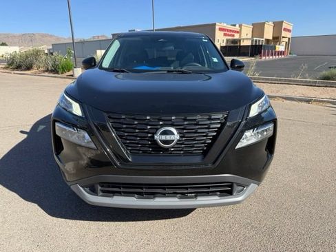 Used 2022 Nissan Rogue SV FWD image 2