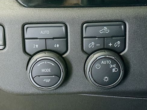 Used 2023 Chevrolet Silverado 1500 LT image 16