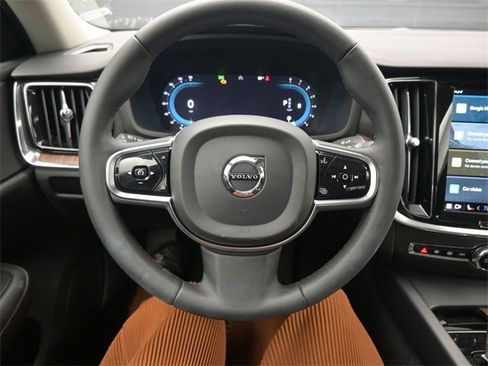 Used 2024 Volvo S60 B5 Plus image 23