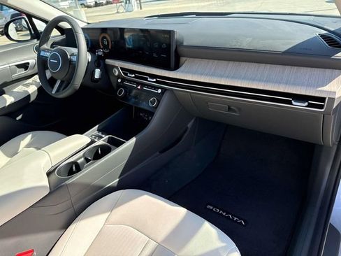 New 2026 Hyundai Sonata SEL FWD image 17