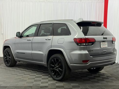 Used 2019 Jeep Grand Cherokee Altitude AWD/4WD image 6