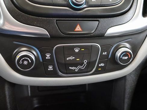 Used 2021 Chevrolet Equinox LS w/ LS Convenience Package image 20