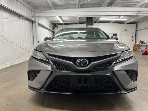 Used 2020 Toyota Camry SE image 10