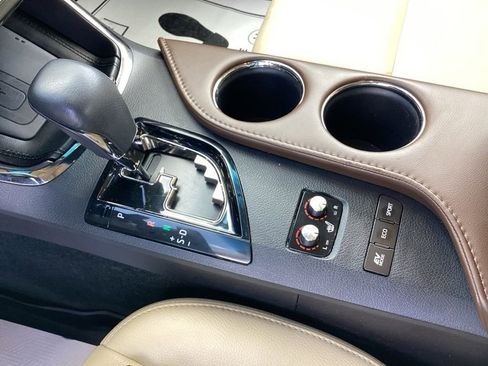Used 2018 Toyota Avalon XLE Premium w/ All Weather Liner Package FWD image 39