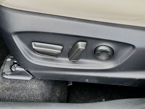 Certified 2024 Toyota Corolla Cross XLE FWD image 21
