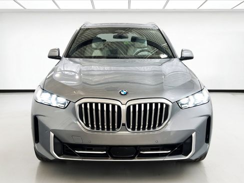 Used 2024 BMW X5 sDrive40i w/ Premium Package RWD image 2