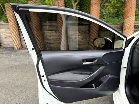 Used 2020 Toyota Corolla LE image 13