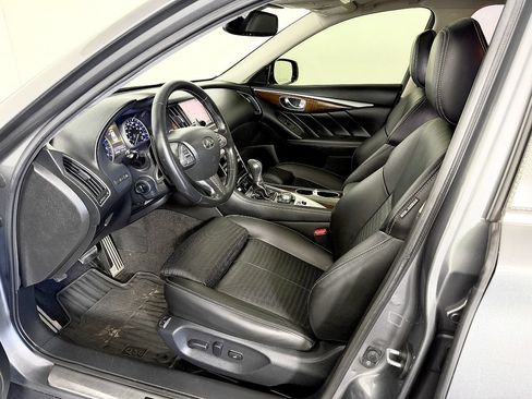 Used 2015 INFINITI Q50 w/ Deluxe Touring Package RWD image 32