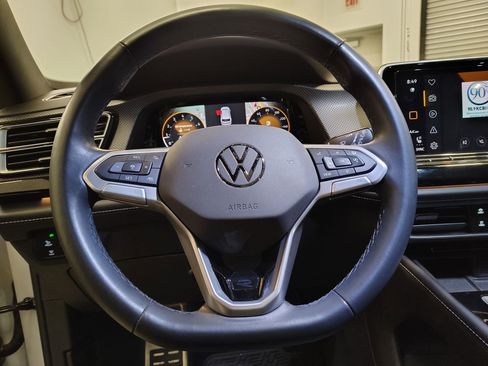 Used 2024 Volkswagen Atlas Cross Sport SEL Premium R-Line image 16