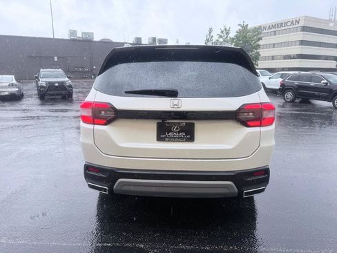Used 2023 Honda Pilot Elite image 4