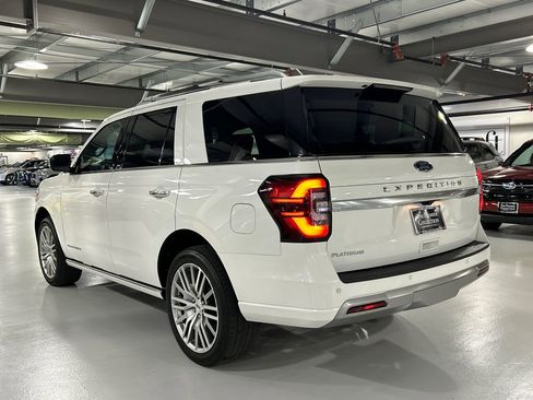 Used 2023 Ford Expedition Platinum AWD/4WD image 4