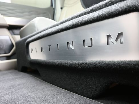 Used 2025 Ford F250 Platinum w/ Platinum Plus Package image 46