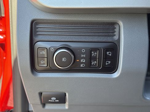 New 2026 Ford F250 XLT w/ XLT Premium Package AWD/4WD image 14