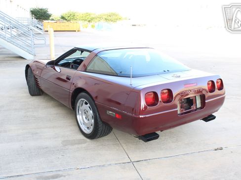 Used 1993 Chevrolet Corvette Coupe RWD image 6