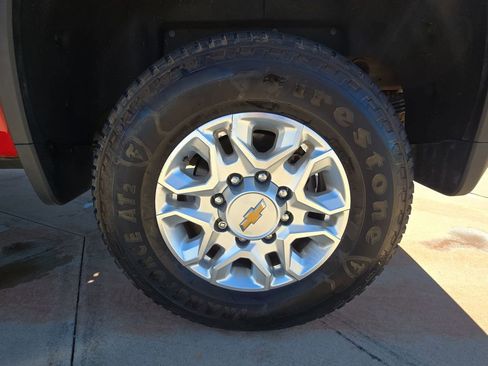 Used 2024 Chevrolet Silverado 2500 LT AWD/4WD image 32