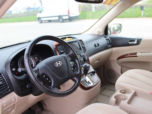 Used 2007 Hyundai Entourage GLS FWD image 19