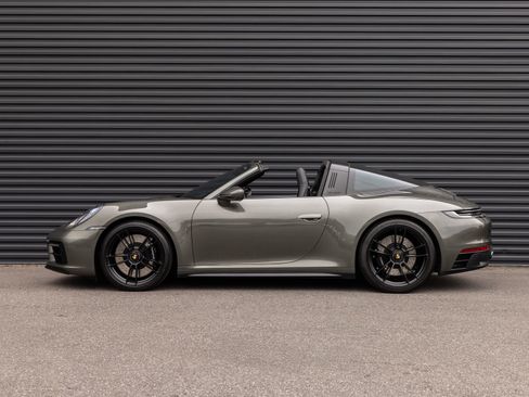 Used 2024 Porsche 911 Targa 4 GTS AWD/4WD image 2