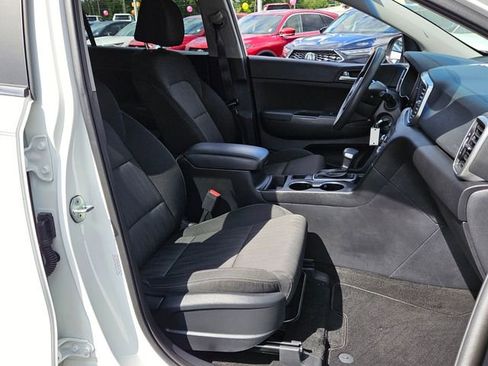 Used 2021 Kia Sportage LX image 16