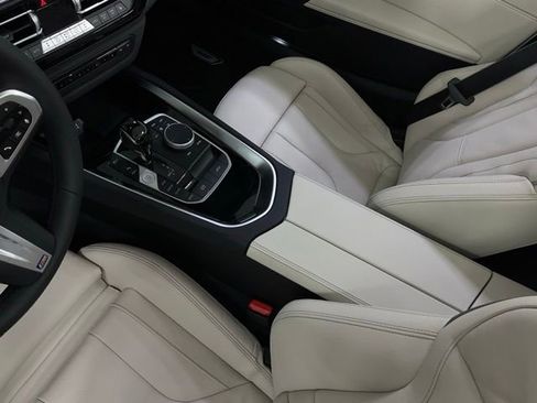 Certified 2026 BMW Z4 M40i w/ Premium Package image 22