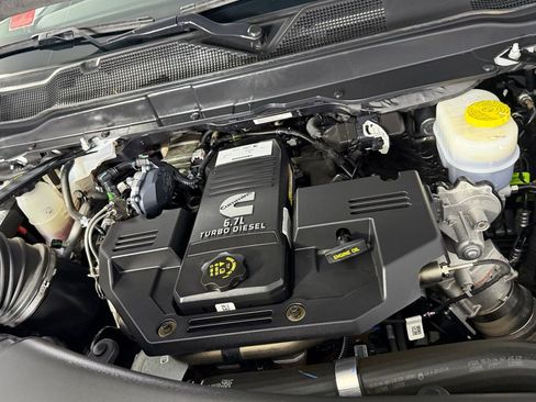 Used 2024 RAM 2500 Laramie image 32