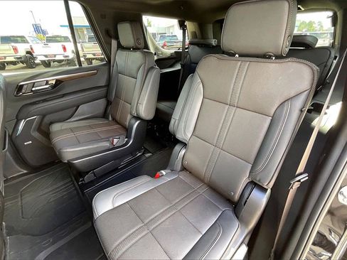 Used 2025 Chevrolet Tahoe High Country image 19