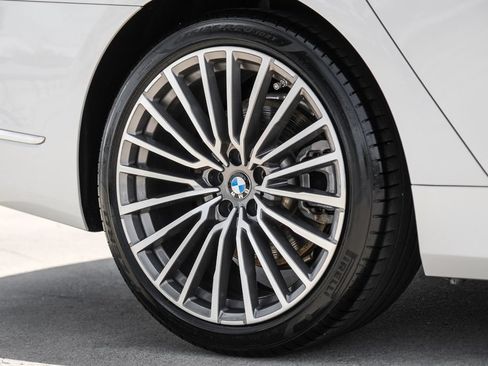 Used 2020 BMW 740i w/ Premium Package RWD image 73