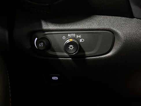 Used 2020 Chevrolet Blazer LT FWD image 18