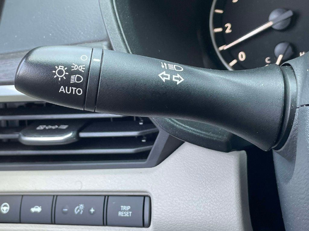 Used 2025 Nissan Altima 2.5 SL FWD image 25