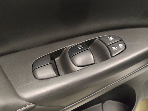 Used 2019 Nissan Sentra SL image 27